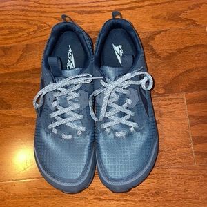 Women’s Altra Lone Peak 6